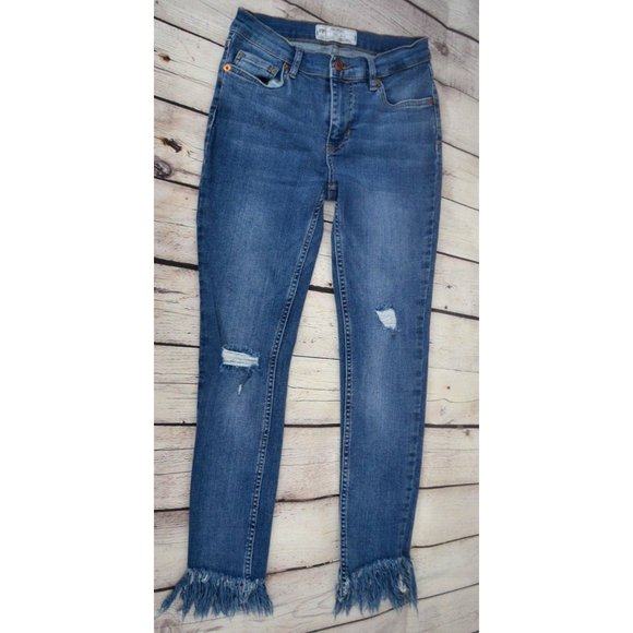 FREE PEOPLE Women's High Rise Fringe Crop Jeans SIZE 25 Medium Wash - Picture 5 of 7